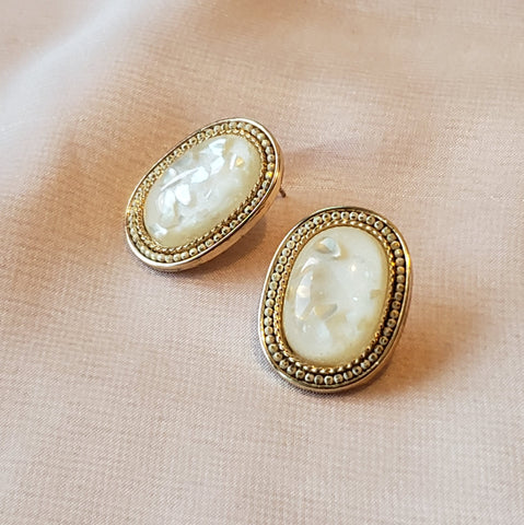 Antique Oval Stud Earrings In White | Style No. 127